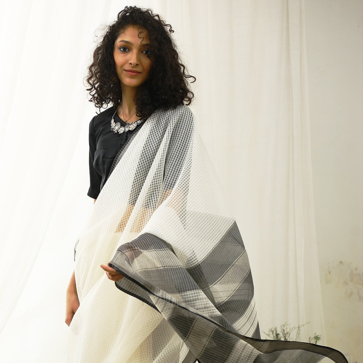 Erget Ecoloom Silk Cotton Self Check Saree