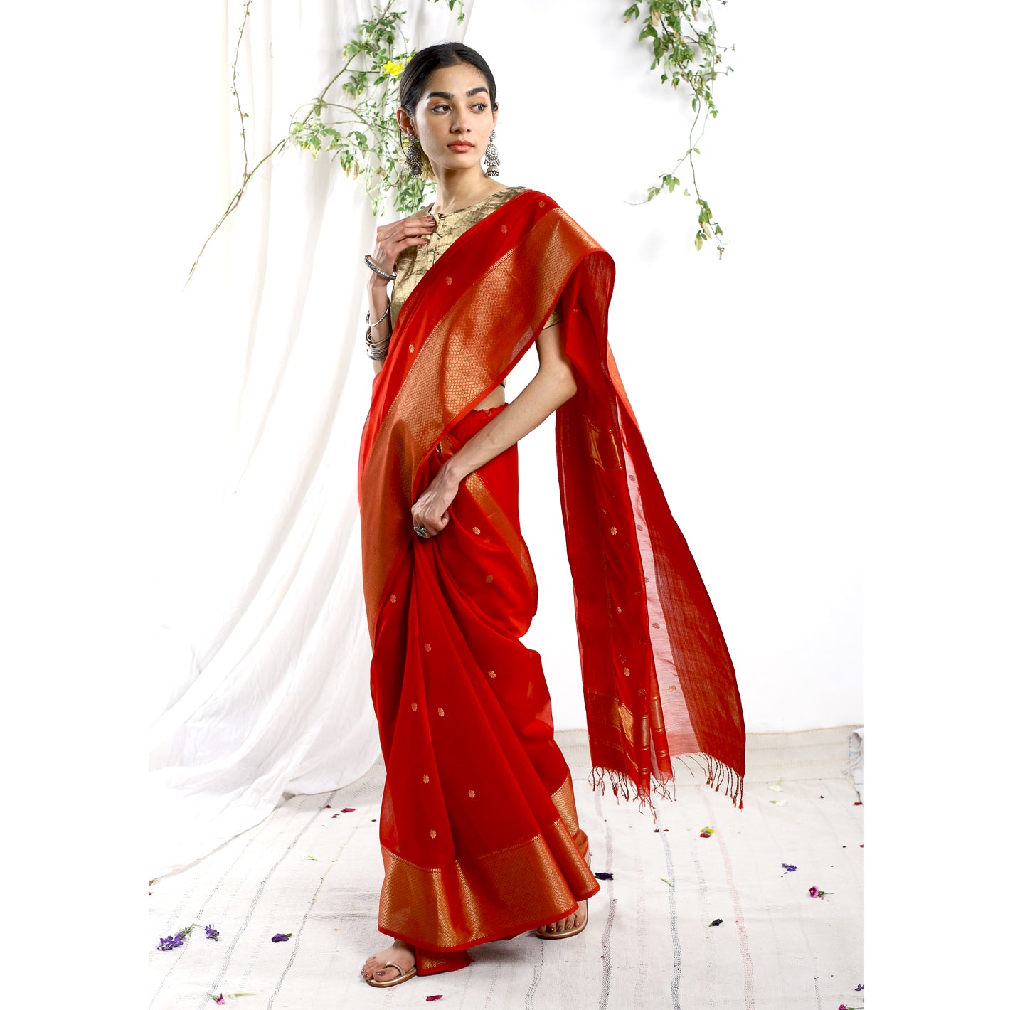 Parampara Silk Cotton Buti Ecoloom Saree