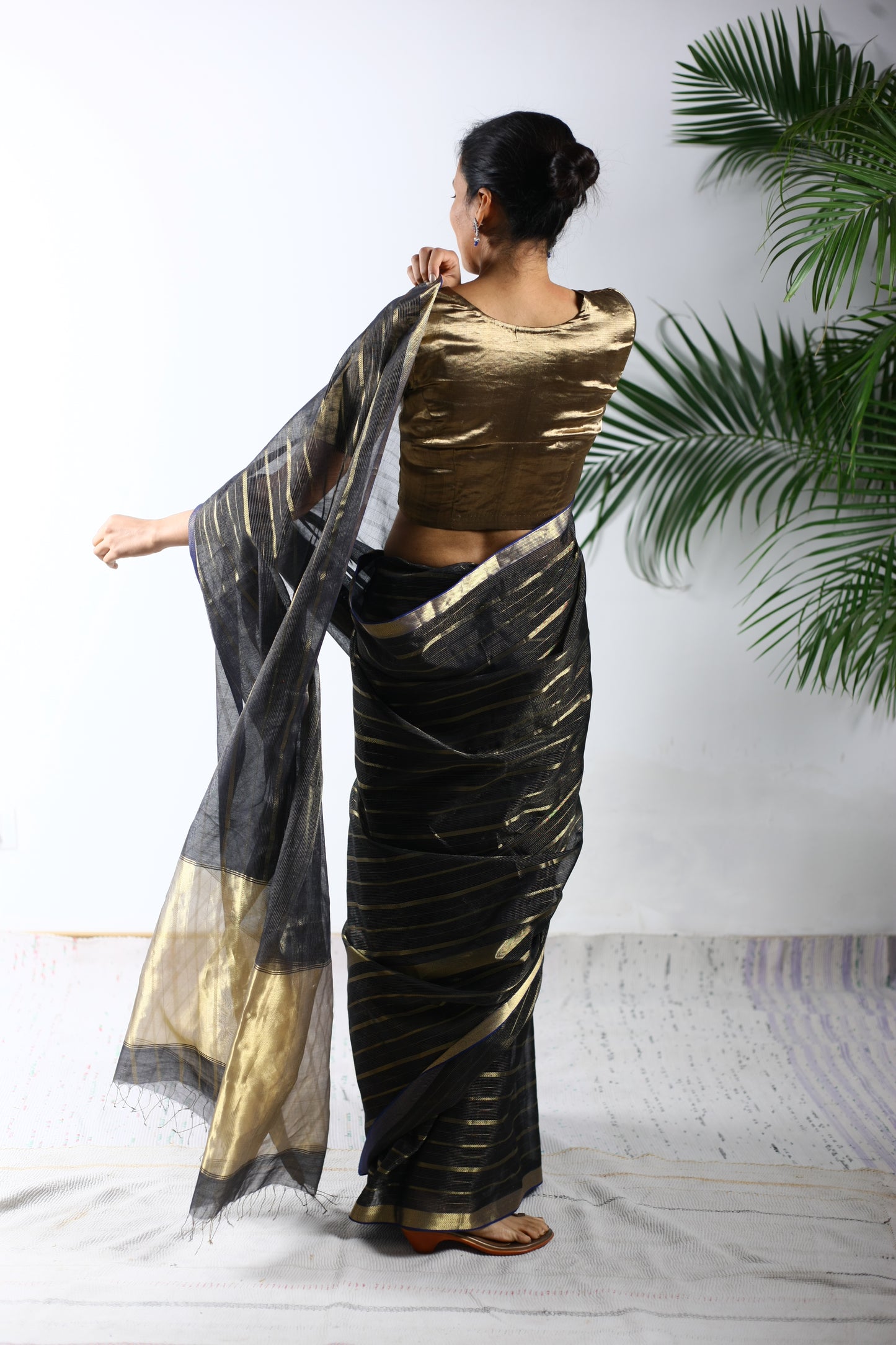 Gayetri Ecoloom Cotton Silk Saree Black Gold