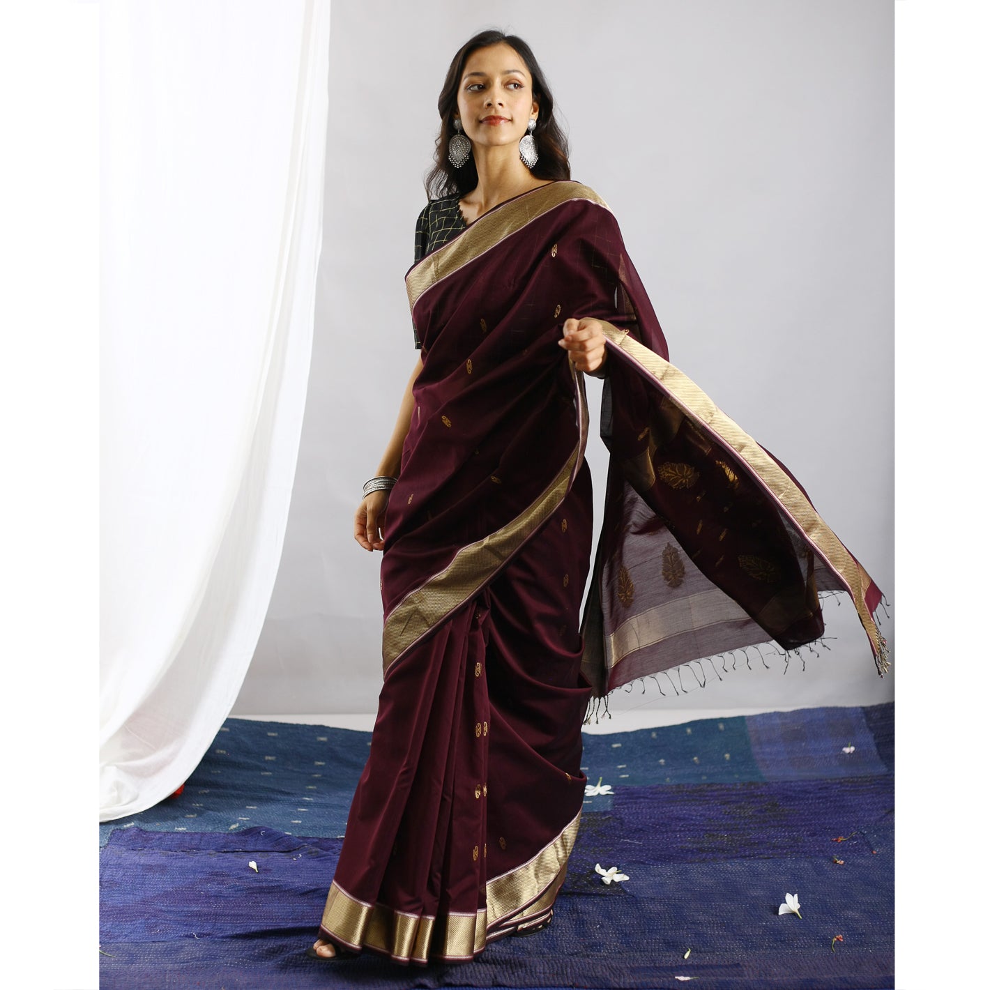 Buy Maroon Handloom Cotton Saree With Silk Blouse Online - SARV03704 |  Andaaz Fashion